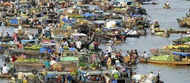 cai-rang-floating-market-places-for-shopping-in-vietnam
