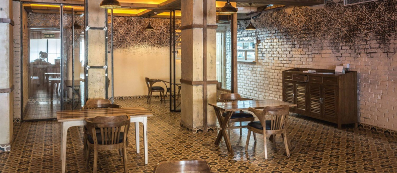 publiq-bar-and-kitchne-cafe-in-delhi