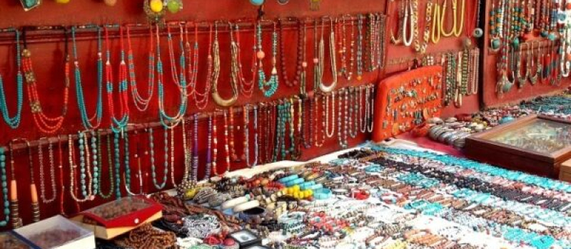 prayer-beads-shopping-in-spiti-valley