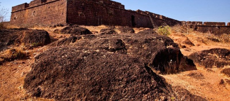 the-architecture-of-chapora-fort-in-goa