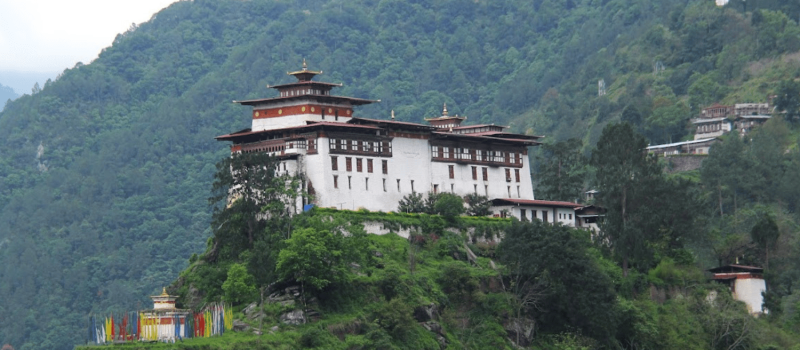 lhuentse-dzong-temple-in-bhutan