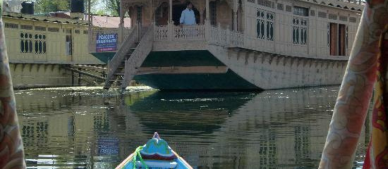 peacock-houseboats-in-kashmir