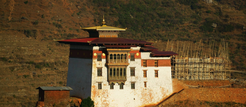 wangdue-dzong-being-rebuilt-after-fire-destroyed-it-wangdue-phodrang-bhutan